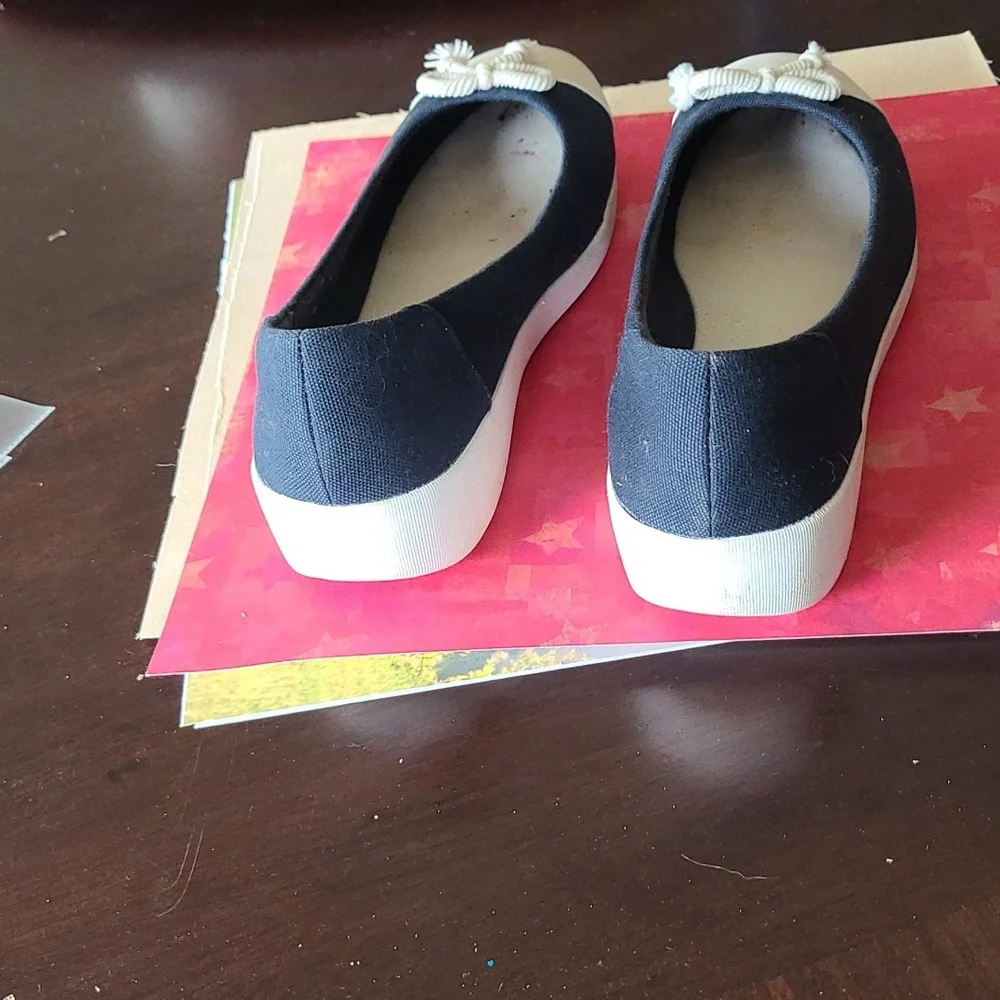 Elegant Navy Blue And White Women's Flats - Picture 4 of 6
